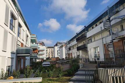 Moderne und großzügige 2-Raum-Wohnung mit Balkon sucht Sie als neuen Mieter ! - Dresden Äußere Neustadt