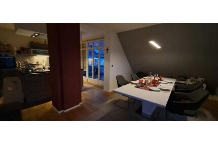 Große 5,5 Zimmerwohnung (ca. 130 m²) mit 2 Balkonen + Aufzug + TG - Straubing