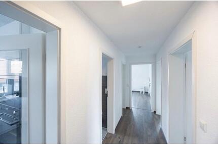 Helle 3-Zimmer-Wohnung mit moderner Einbauküche und Stellplatz - Kirchheim am Neckar