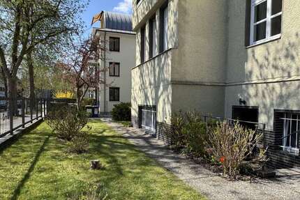 Wohnung zum Mieten in Berlin 1.100,00 € 90 m²