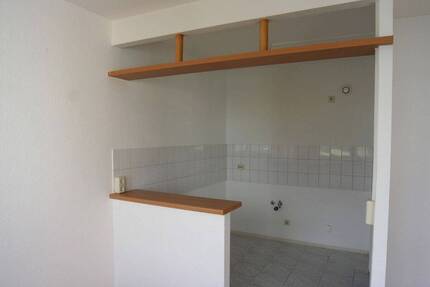 Gemütliche 3 Zimmer mit Balkon - 337,00&nbsp;EUR Kaltmiete, ca.&nbsp; 56,10&nbsp;m&sup2;&nbsp;Wohnfl&auml;che in Dessau-Roßlau (PLZ: 06849) Süd