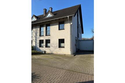 Großzügige Doppelhaushälfte mit Einliegerwohnung, Dinslaken-Bruch