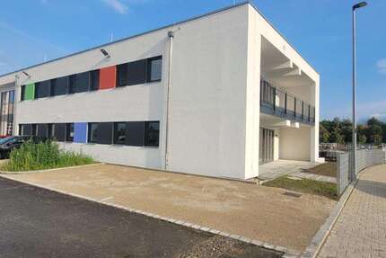 Büro in Mering 390,00 € 24 m² - 390,00&nbsp;EUR Kaltmiete, ca.&nbsp; 24,00&nbsp;m&sup2; in Mering (PLZ: 86415)