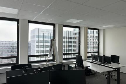 Moderner Büroraum 32 m² in City Nord Hamburg –bis zu 4 Arbeitspl.