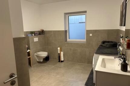 Moderne 2ZKB Wohnung mit eigenem Ankleidezimmer - Neunkirchen