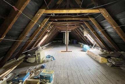 Wohnung zum Kaufen in Düsseldorf 65.000,00 € 73.97 m²