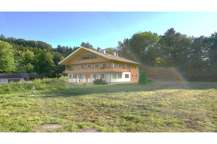 RESERVIERT Rarität - Landsitz im Naturschutz - Gebiet mit Rohbau 400m Wfl. am Chiemeee - Übersee