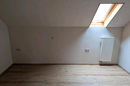 Exklusive 2-Zimmer-DG-Wohnung Nähe Klinikum - ideal für Pendler - Bad Hersfeld