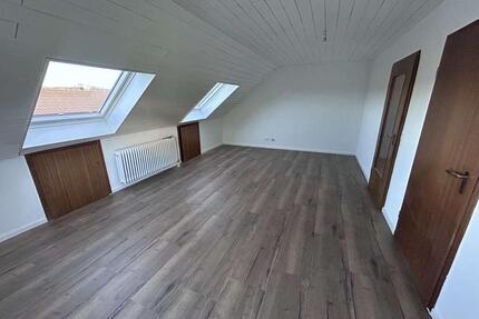 Dachgeschosswohnung - 870,00&nbsp;EUR Kaltmiete, ca.&nbsp; 63,00&nbsp;m&sup2; in Plüderhausen (PLZ: 73655)