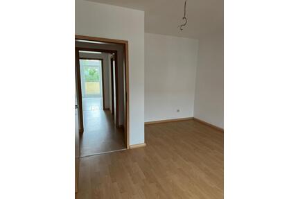 2-Zimmer-Wohnung mit Balkon! - 293,00&nbsp;EUR Kaltmiete, ca.&nbsp; 58,50&nbsp;m&sup2; in Chemnitz (PLZ: 09130) Hilbersdorf
