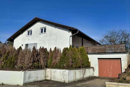 Haus zum Kaufen in Reichartshausen 194.500,00 € 130.43 m²