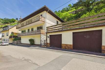 Haus zum Kaufen in Lorch Lorchhausen 220.000,00 € 234 m² - Lorch / Lorchhausen