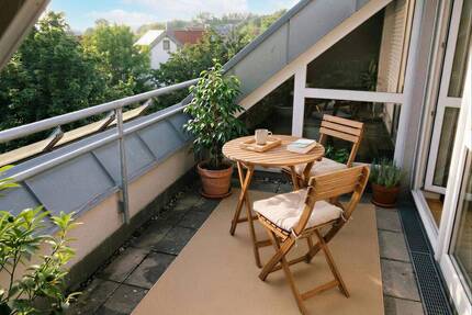 3-Zi-Maisonette-Wohnung mit Küche + 2 TG-Stellplätzen - ab 1.8. oder 1.9. - Kirchheim unter Teck