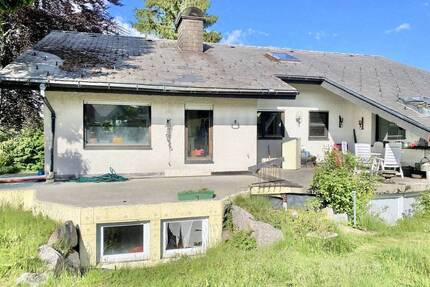 Haus mit Ausbaupotential über 3 Etagen und großem Grundstück in toller Lage - Höchenschwand