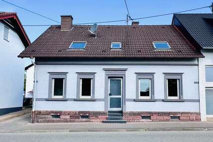 Haus zum Kaufen in Hütschenhausen 275.000,00 € 138.15 m²