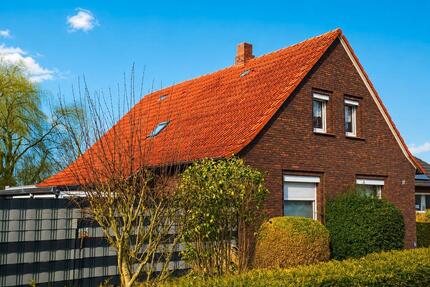 Haus+Einliegerwohnung auf großem Grundstück Mehrgenerationenhaus - Norden