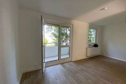 Wohnung zum Mieten in Suhl 302,41 € 54.46 m²