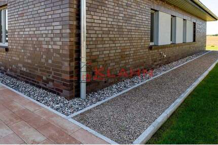 Moderner Bungalow im grünen Holm