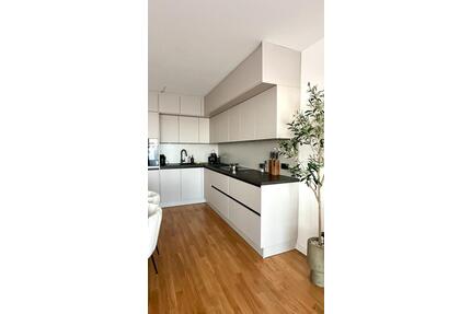 Moderne 3 Zimmer Wohnung Neubau mit großem Süd Balkon und EBK - Schönefeld