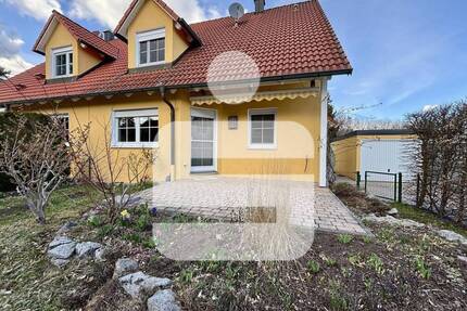 Neuwertige Doppelhaushälfte in begehrter Wohngegend - Schwandorf