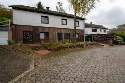 Ein- bis Zweifamilienhaus mit 6 Zimmern in Herscheid >REDUZIERT<