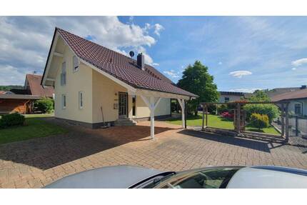 Freisteh. EFH Carport Terrasse STATUS: RESERVIERT - Kandern