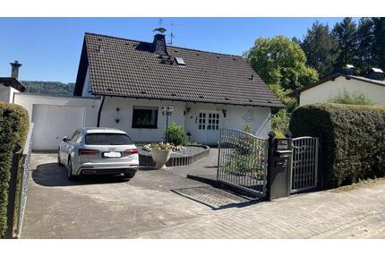 Großzügiges Einfamilienhaus mit vielen Nutzungsmöglichkeiten - Traben-Trarbach