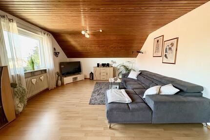 Großzügige 4-ZKB-Dachgeschosswohnung mit Balkon und Garage in Landau-Queichheim - Landau in der Pfalz