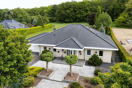 Haus zum Kaufen in Emmerich am Rhein 950.000,00 € 211 m²