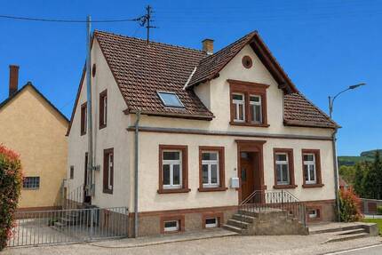Charmantes Bauernhaus von 1901 - 125 Jahre Geschichte, heute in neuem Glanz - Neunkirchen am Potzberg