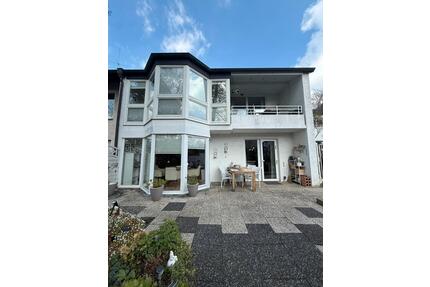 Gepflegte Doppelhaushälfte mit 2 Wohneinheiten (2x 80qm) - Menden (Sauerland)