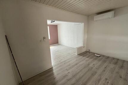 2 Zimmer Küche Bad mit Klima - 700,00&nbsp;EUR Kaltmiete, ca.&nbsp; 75,00&nbsp;m&sup2; in Saarbrücken (PLZ: 66125) Dudweiler