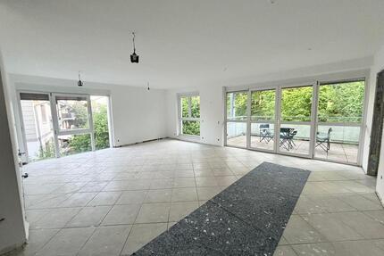 Frisch sanierte 5-Zimmer-Wohnung mit großem Süd-West-Balkon in Bruchköbel
