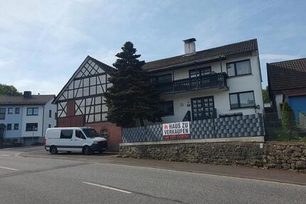 Ein- bis Zweifamilienhaus mit Werkstatt Sauna und 2 Garagen - Herbstein