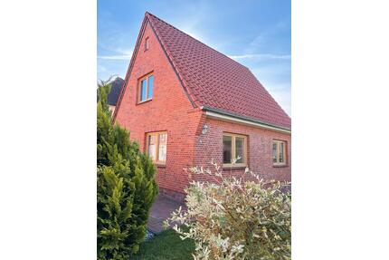 Haus mit Garten zu vermieten - 1.000,00&nbsp;EUR Kaltmiete, ca.&nbsp; 86,00&nbsp;m&sup2; in Tönning (PLZ: 25832)
