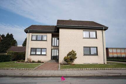 Alfhausen | Wohnen, vermieten oder beides: Zweifamilienhaus mit 973 m² Grundstück