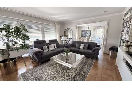 Haus zum Mieten in Cadolzburg 1.950,00 € 217 m²