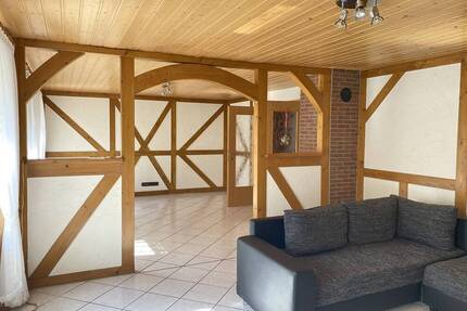 3 bis 4 Zimmer Erdgeschosswohnung mit Doppelgarage in Spaichingen