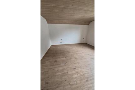 4 Zimmer Wohnung -Küche - Bad- Balkon - Schmidgaden