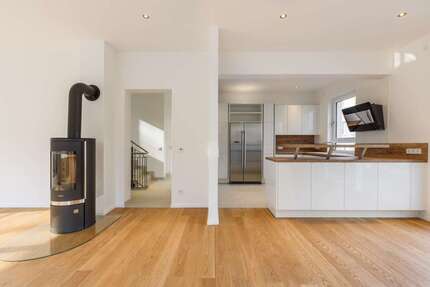 Haus zum Kaufen in Potsdam 1.450.000,00 € 292.1 m²