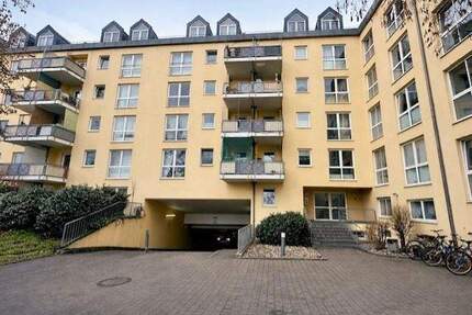 Freiwerdend: Top sanierte 2-Zimmer-Wohnung mit Balkon & Duplex-Parker - Fürth Südstadt