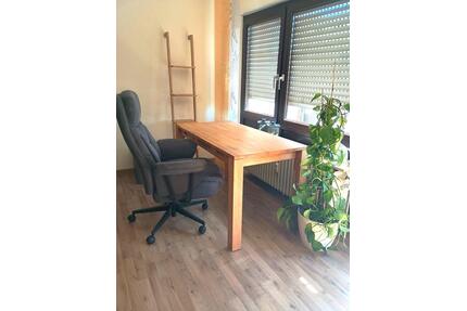 Bezugsfreie 1,5-Zimmer-Wohnung mit EBK, Balkon incl. TG-Platz. - Aichtal