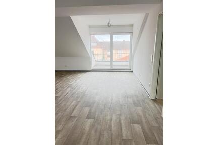 Schöne 3-Zimmer-Dachgeschosswohnung – in Edenkoben - Landau in der Pfalz