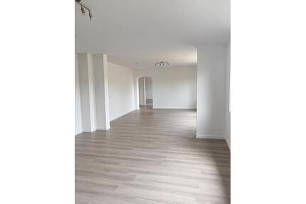 Großzügige 110 m² Wohnung komplette Etage, Balkon & Gartennutzung - Idar-Oberstein