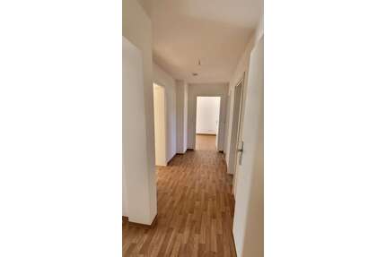 Wohnung zum Mieten in Waldershof 408,00 € 70.98 m²