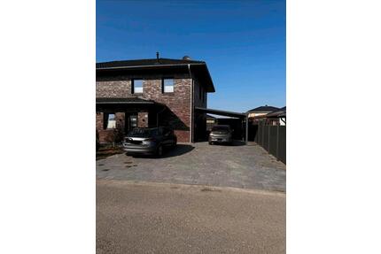 Moderne Doppelhaushälfte (Bj. 2022) mit Garten in ruhiger Lage - Ostrhauderfehn