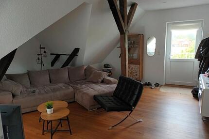 Charmante Dachgeschosswohnung mit großer Terrasse & Gartenanteil - Bersenbrück
