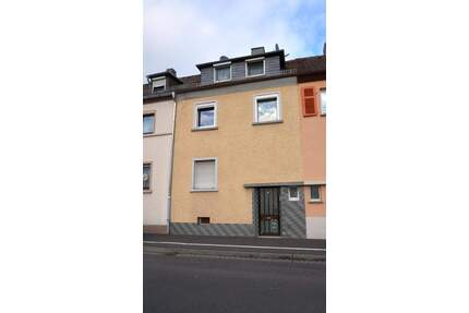 Älteres vermietetes Reihenmittelhaus in Aschaffenburg-Damm