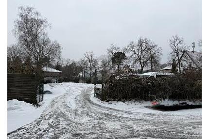 GRUNDSTÜCK IN ZENTRALER LAGE - 330.000,00&nbsp;EUR Kaufpreis, ca.&nbsp; 608,00&nbsp;m&sup2; in Zeuthen (PLZ: 15738)