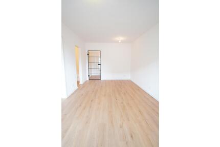 Helle und renovierte 2-Zimmer Balkon Wohnung in ruhiger Lage - Ingolstadt Münchener Straße